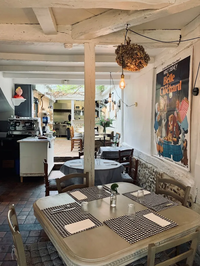 Chez mademoiselle elliott